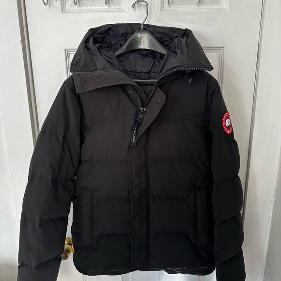 Canada Goose MacMillan Black Puffer Jacket with Hood and Front Zipper - Picture 1 of 8